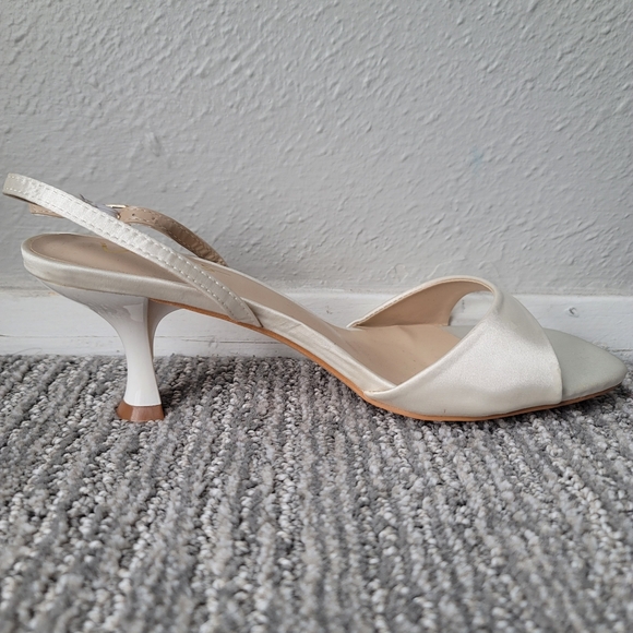 NEW Lulu's Soline Satin Slingback Low Kitten Heel Sandals, Size 8.5, Color White - Picture 7 of 11